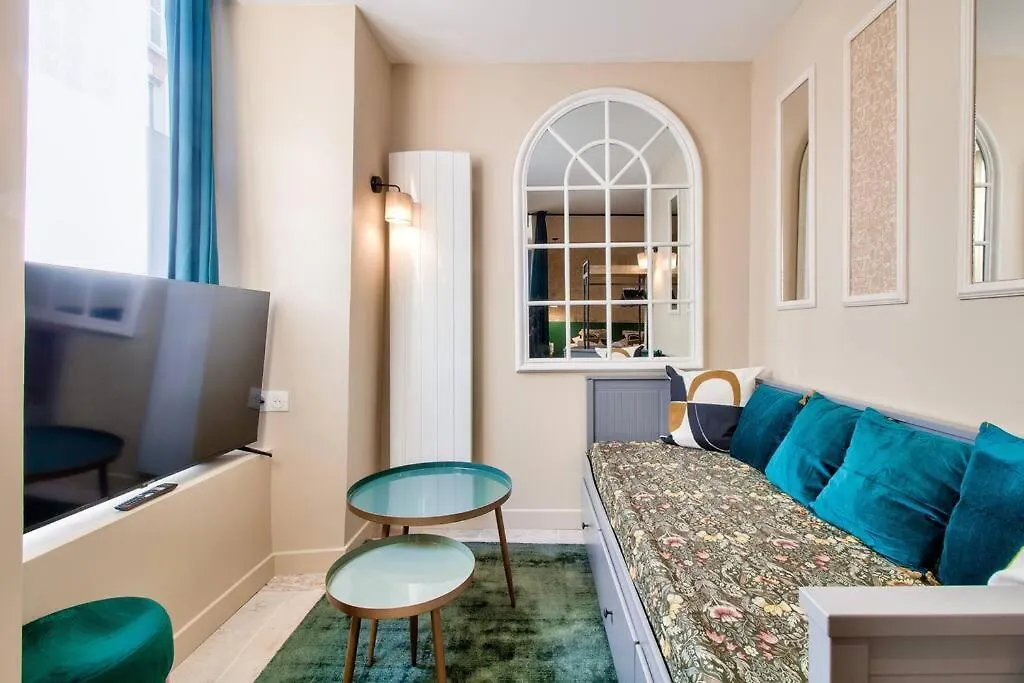 Cozy Apartement Historic Center Paris & Montmartre-1